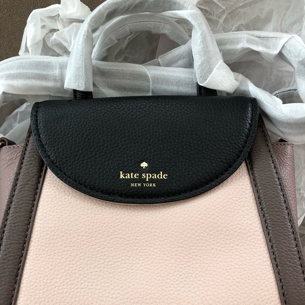 Kate Spade Cobble Hill Small Adrien NWT
PXRU6475